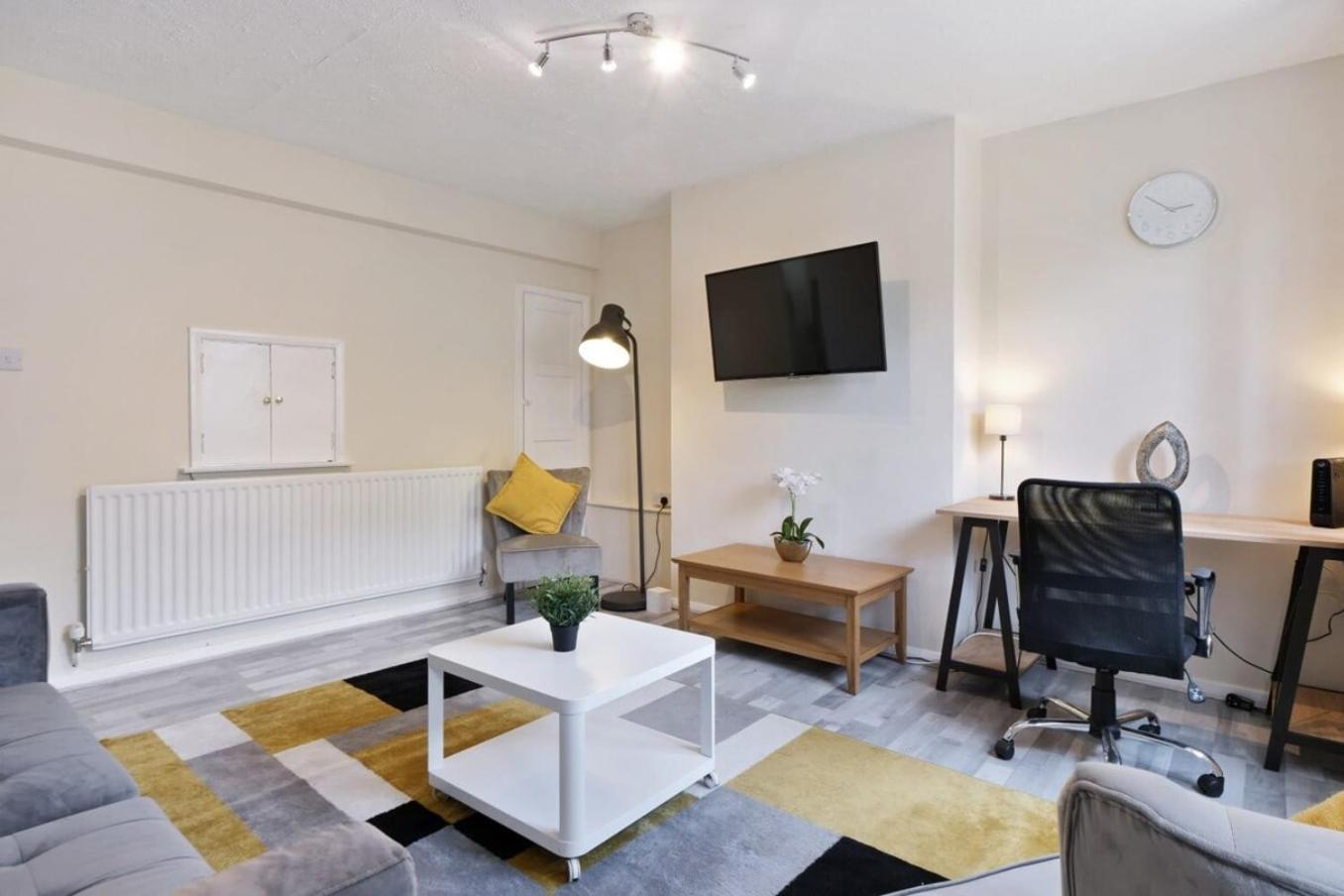 The Serene 2-Bedroom Flat W Free Street Parking Sutton  Exterior photo